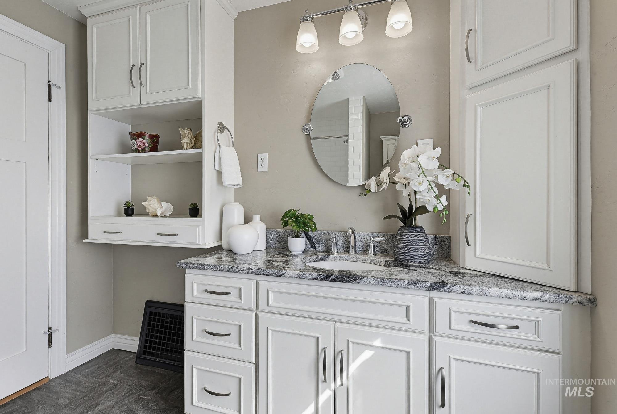 1904 Blaine St, Caldwell, Idaho 83605-4341, 4 Bedrooms, 2 Bathrooms, Residential For Sale, Price $498,900, 98980951