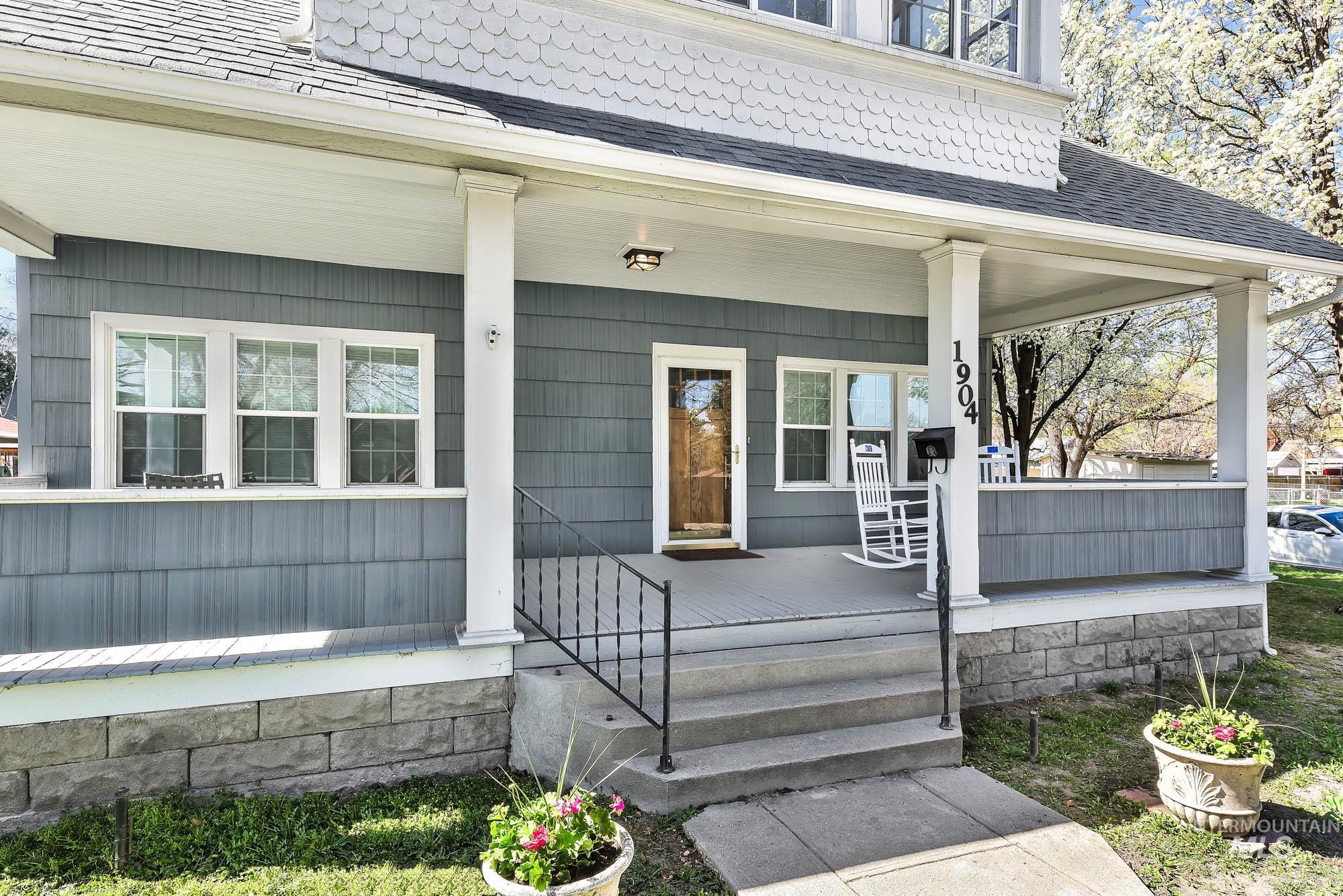 1904 Blaine St, Caldwell, Idaho 83605-4341, 4 Bedrooms, 2 Bathrooms, Residential For Sale, Price $498,900, 98980951