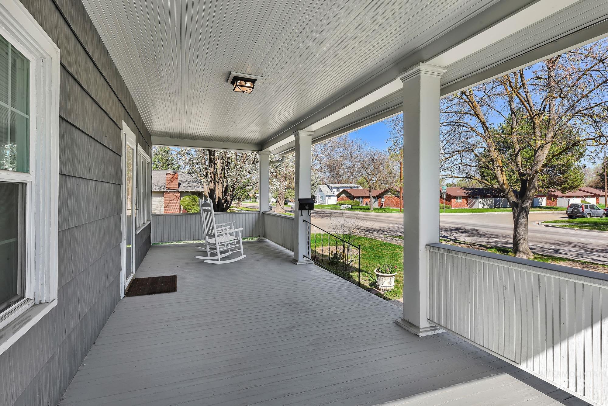 1904 Blaine St, Caldwell, Idaho 83605-4341, 4 Bedrooms, 2 Bathrooms, Residential For Sale, Price $498,900, 98980951