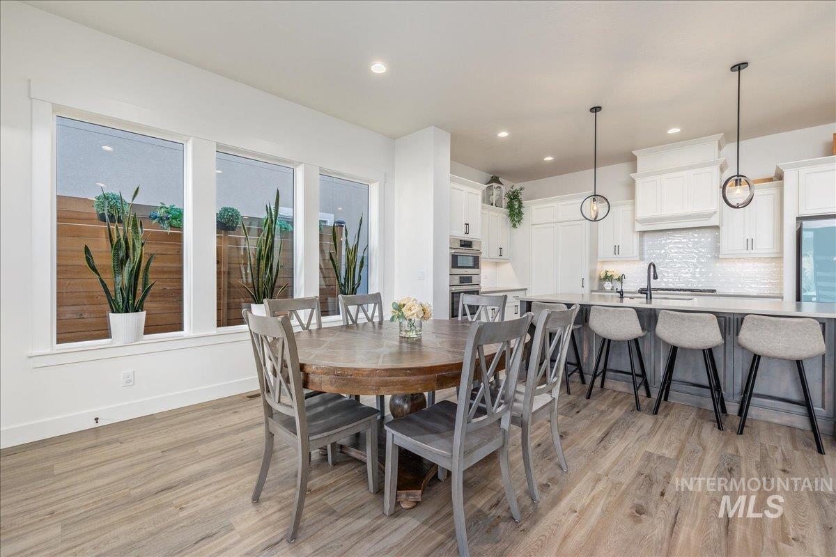 8872 W Suttle Lake Dr, Boise, Idaho 83714, 4 Bedrooms, 2.5 Bathrooms, Residential For Sale, Price $1,037,000, 98980952