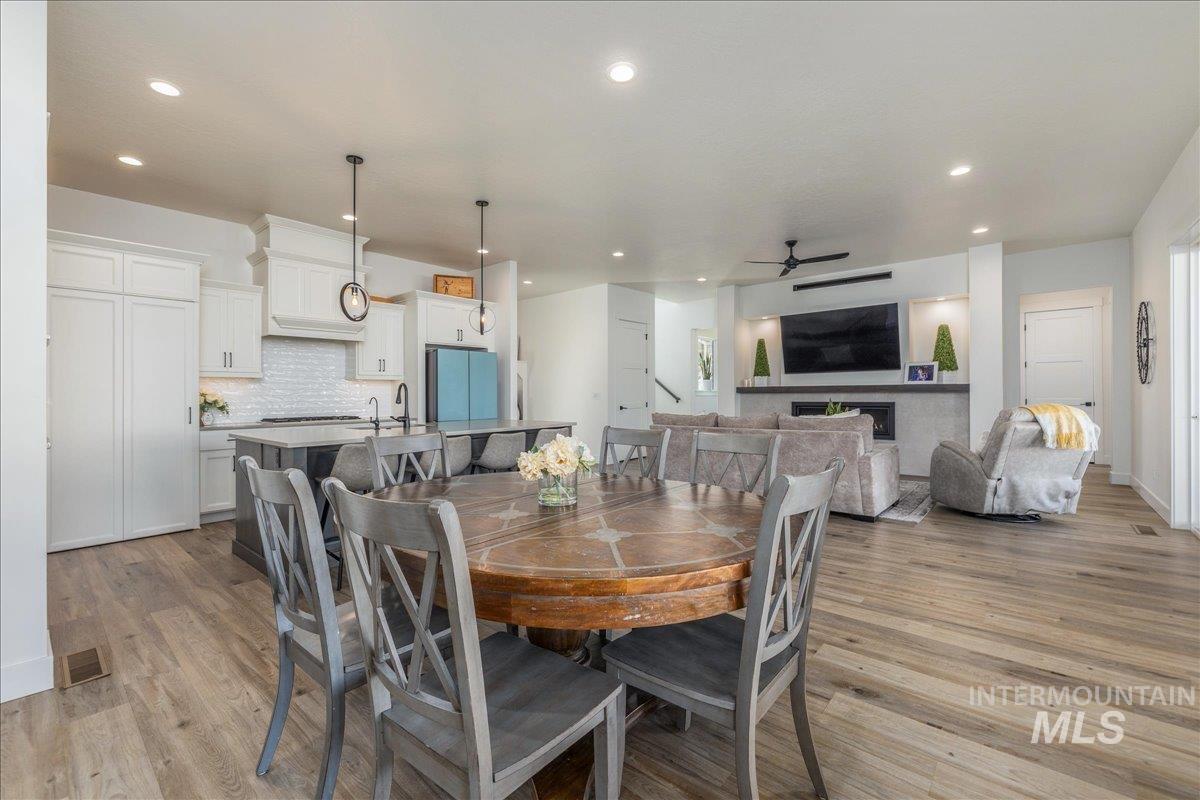 8872 W Suttle Lake Dr, Boise, Idaho 83714, 4 Bedrooms, 2.5 Bathrooms, Residential For Sale, Price $1,037,000, 98980952