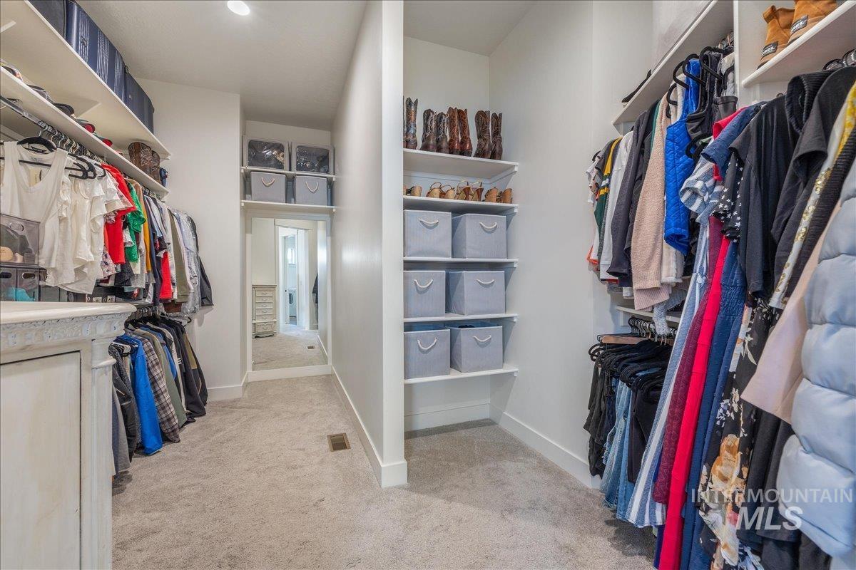 8872 W Suttle Lake Dr, Boise, Idaho 83714, 4 Bedrooms, 2.5 Bathrooms, Residential For Sale, Price $1,037,000, 98980952