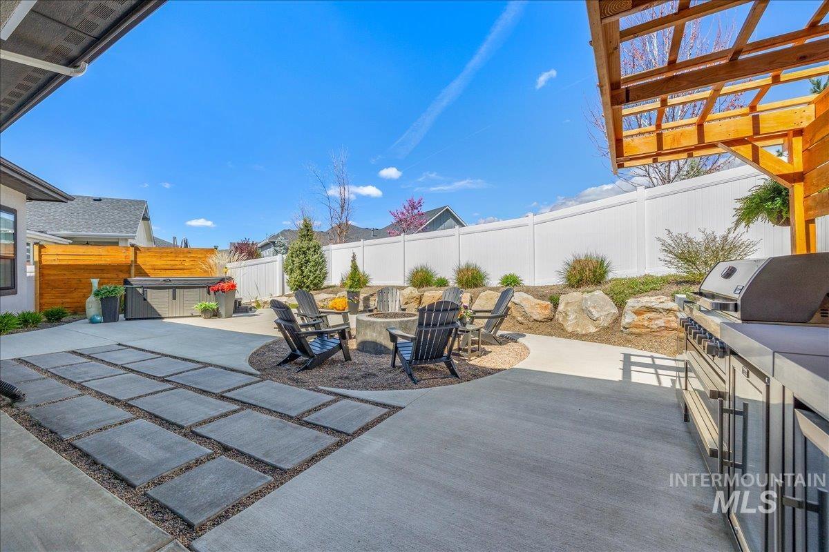 8872 W Suttle Lake Dr, Boise, Idaho 83714, 4 Bedrooms, 2.5 Bathrooms, Residential For Sale, Price $1,037,000, 98980952