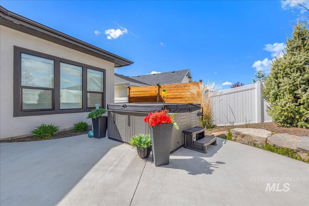 8872 W Suttle Lake Dr, Boise, Idaho 83714, 4 Bedrooms, 2.5 Bathrooms, Residential For Sale, Price $1,037,000, 98980952