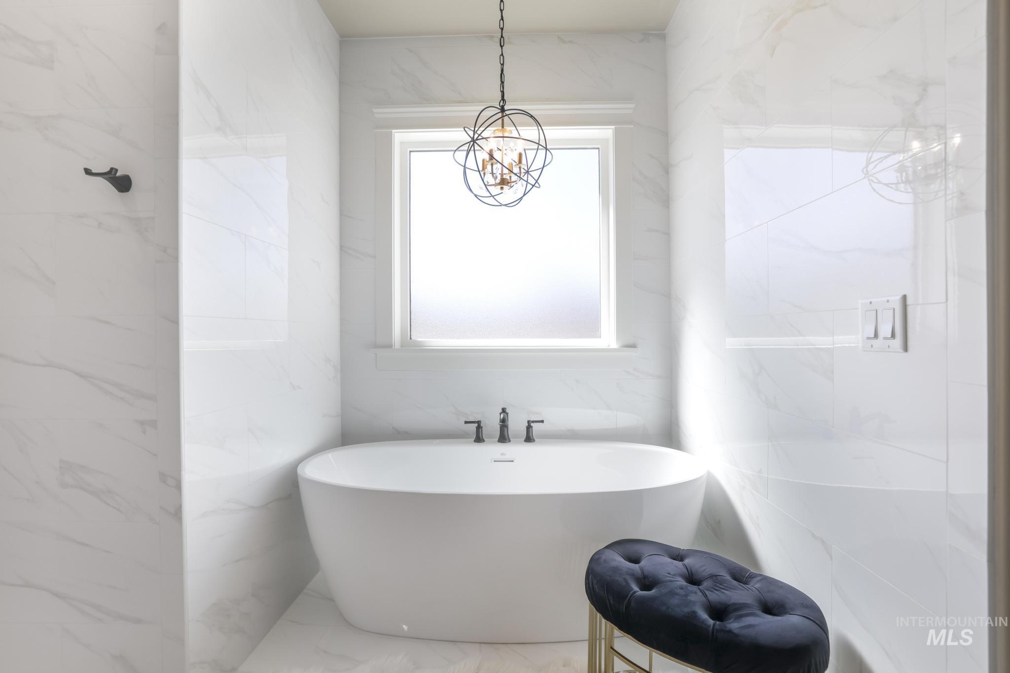 594 Canyon Mist, Twin Falls, Idaho 83301, 3 Bedrooms, 2.5 Bathrooms, Residential For Sale, Price $735,000, 98980954