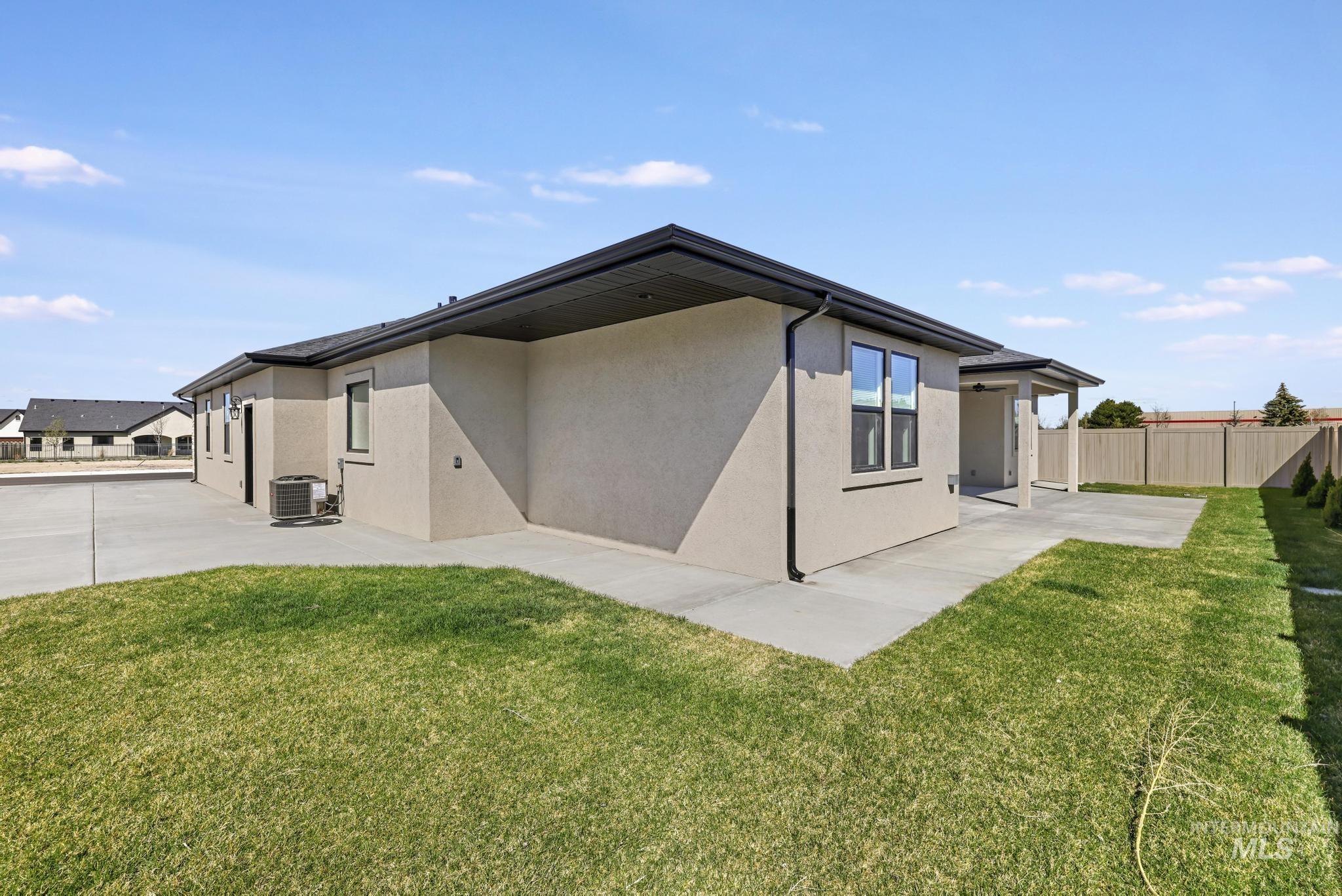 594 Canyon Mist, Twin Falls, Idaho 83301, 3 Bedrooms, 2.5 Bathrooms, Residential For Sale, Price $735,000, 98980954