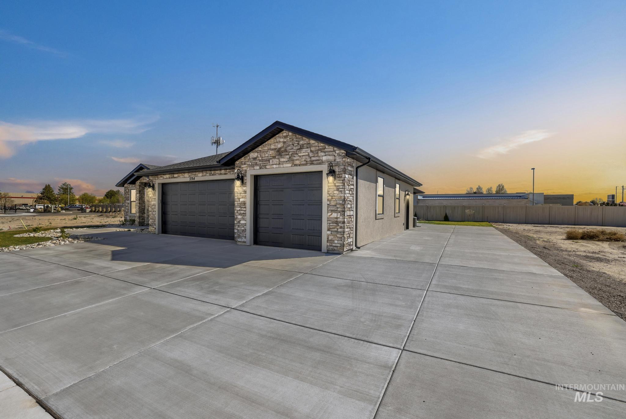 594 Canyon Mist, Twin Falls, Idaho 83301, 3 Bedrooms, 2.5 Bathrooms, Residential For Sale, Price $735,000, 98980954