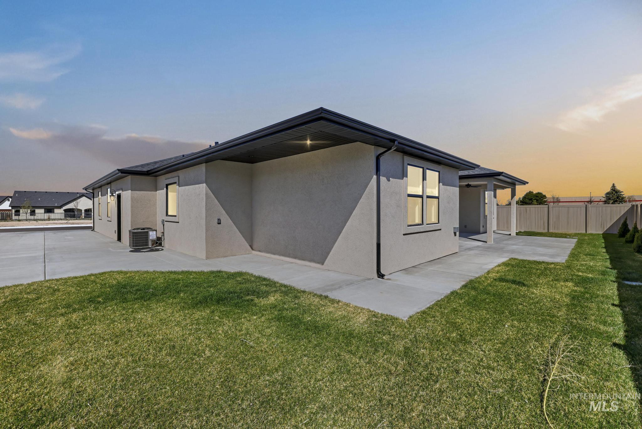 594 Canyon Mist, Twin Falls, Idaho 83301, 3 Bedrooms, 2.5 Bathrooms, Residential For Sale, Price $735,000, 98980954