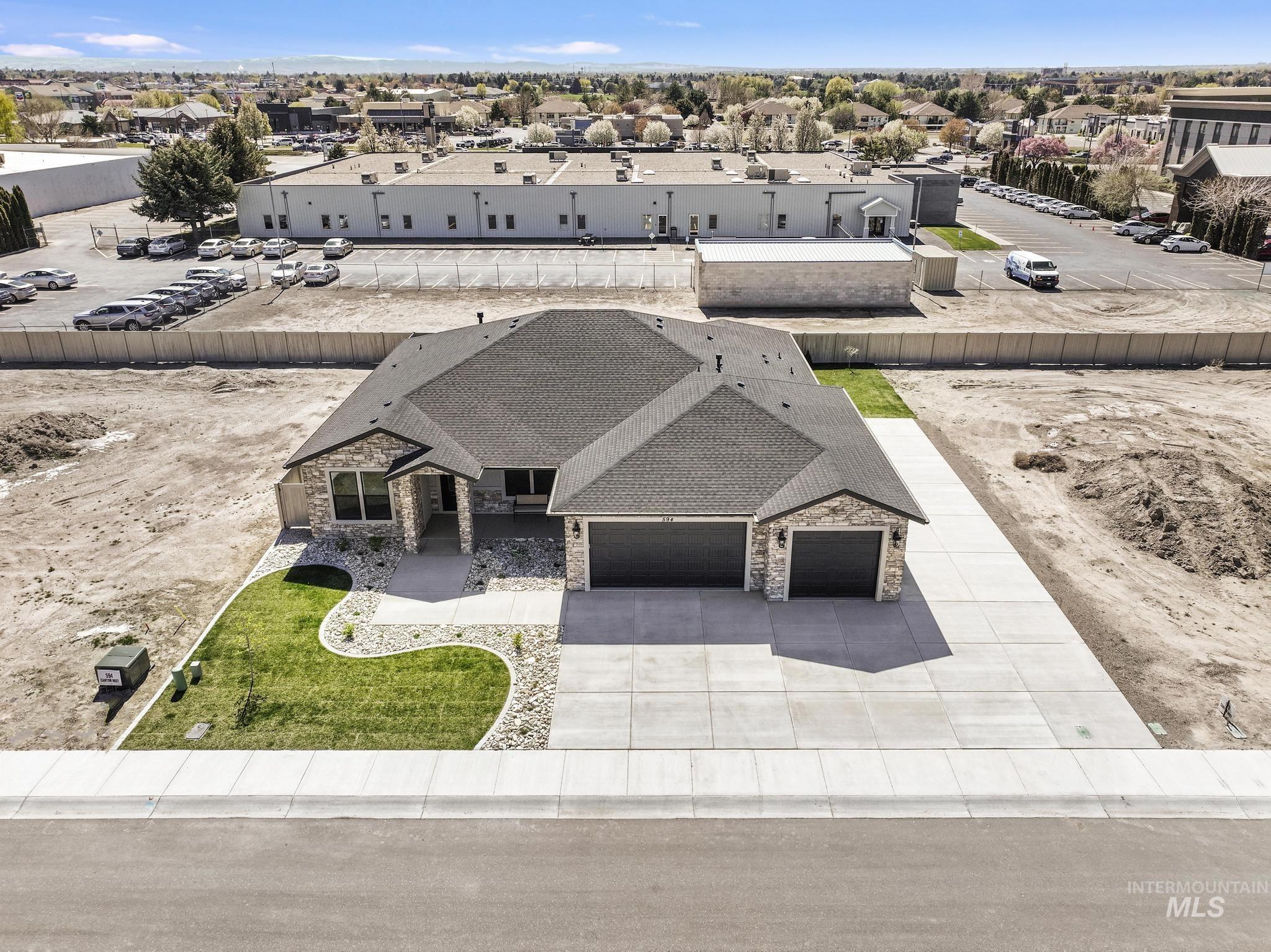 594 Canyon Mist, Twin Falls, Idaho 83301, 3 Bedrooms, 2.5 Bathrooms, Residential For Sale, Price $735,000, 98980954