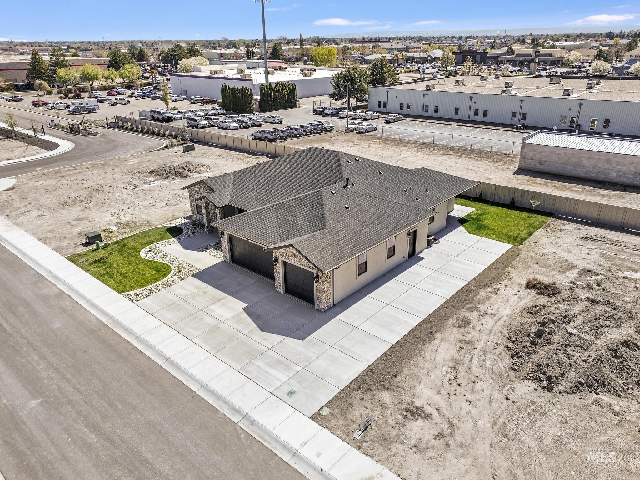 594 Canyon Mist, Twin Falls, Idaho 83301, 3 Bedrooms, 2.5 Bathrooms, Residential For Sale, Price $735,000, 98980954