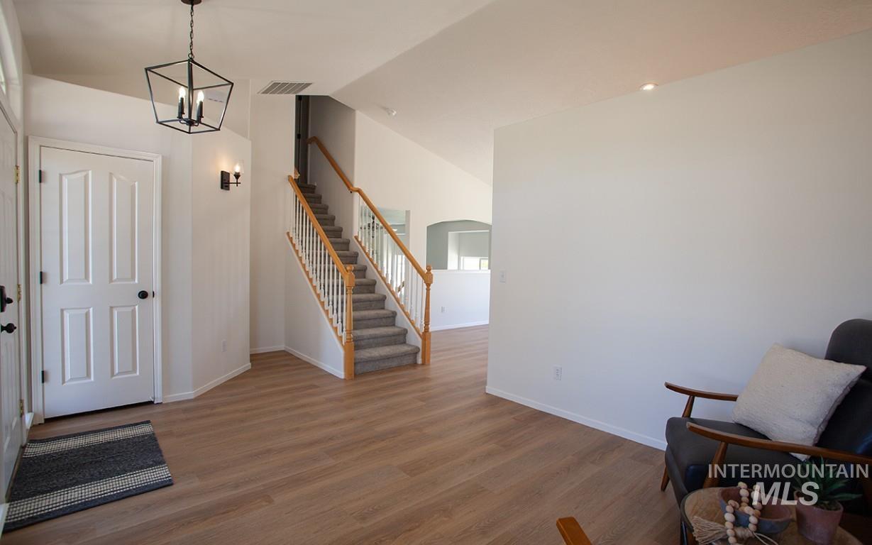 3121 Ray Ave, Caldwell, Idaho 83605, 3 Bedrooms, 2.5 Bathrooms, Residential For Sale, Price $359,900, 98980955