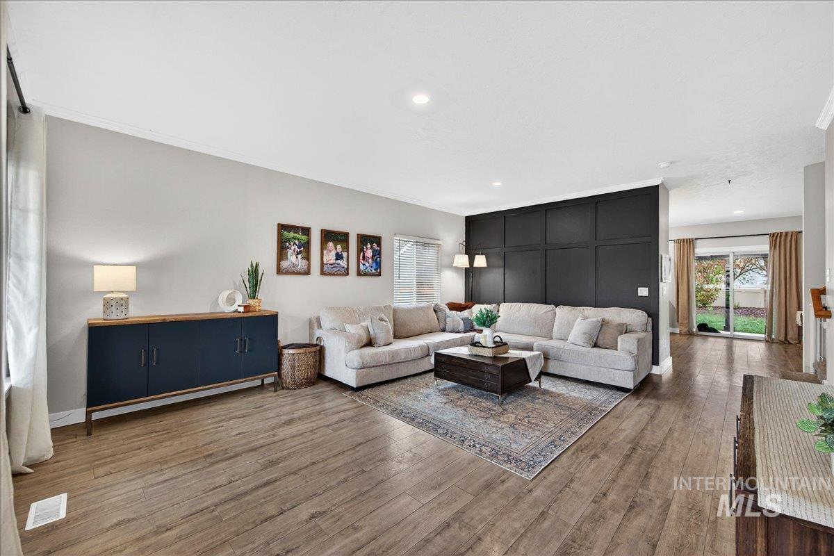 1826 N Henderson Ave, Meridian, Idaho 83646, 4 Bedrooms, 3 Bathrooms, Residential For Sale, Price $619,900, 98980956