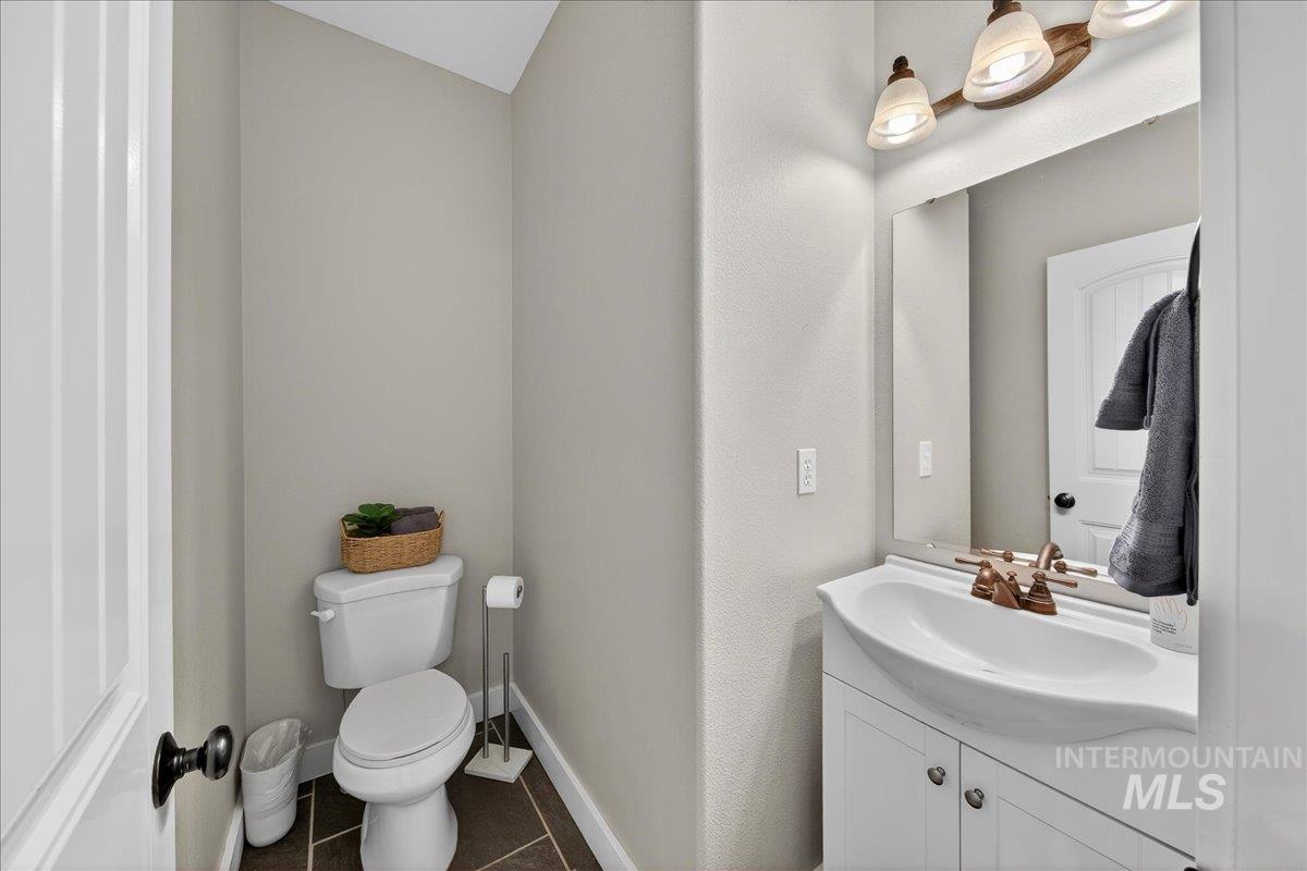 1826 N Henderson Ave, Meridian, Idaho 83646, 4 Bedrooms, 3 Bathrooms, Residential For Sale, Price $619,900, 98980956