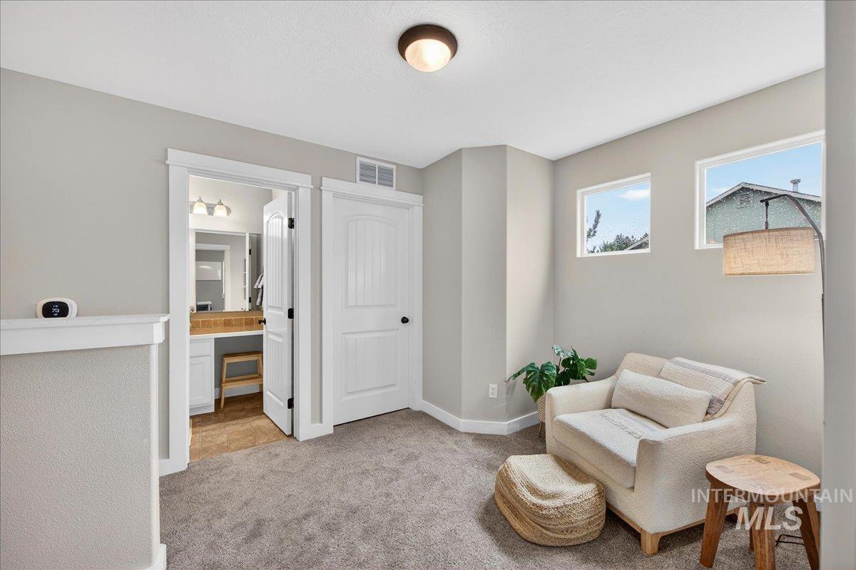 1826 N Henderson Ave, Meridian, Idaho 83646, 4 Bedrooms, 3 Bathrooms, Residential For Sale, Price $619,900, 98980956