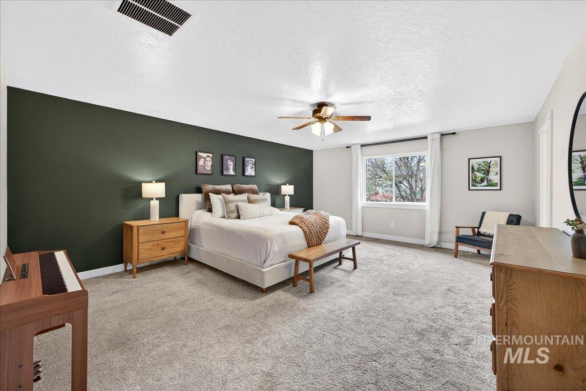 1826 N Henderson Ave, Meridian, Idaho 83646, 4 Bedrooms, 3 Bathrooms, Residential For Sale, Price $619,900, 98980956