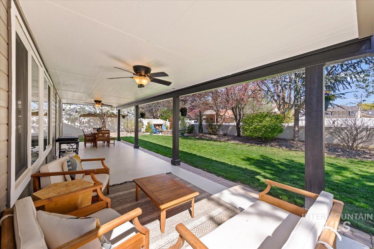 1826 N Henderson Ave, Meridian, Idaho 83646, 4 Bedrooms, 3 Bathrooms, Residential For Sale, Price $619,900, 98980956