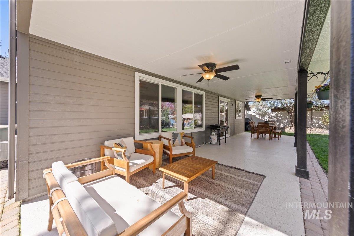 1826 N Henderson Ave, Meridian, Idaho 83646, 4 Bedrooms, 3 Bathrooms, Residential For Sale, Price $619,900, 98980956