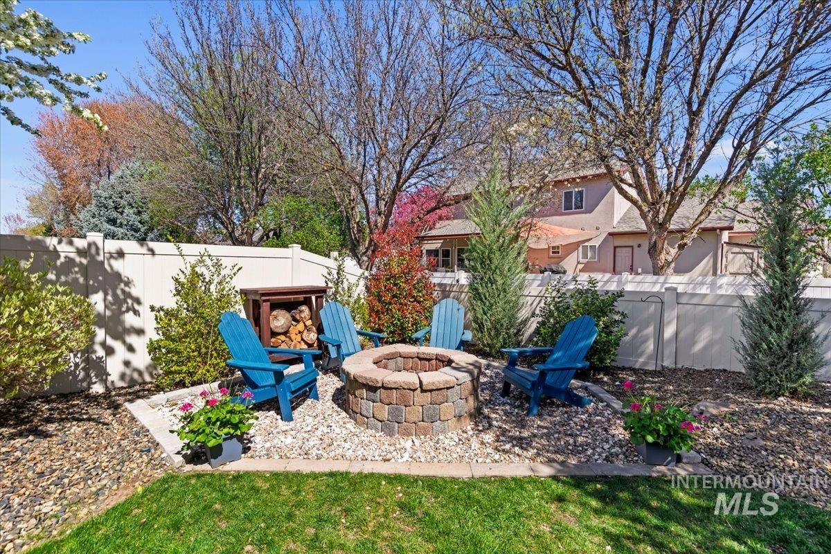 1826 N Henderson Ave, Meridian, Idaho 83646, 4 Bedrooms, 3 Bathrooms, Residential For Sale, Price $619,900, 98980956