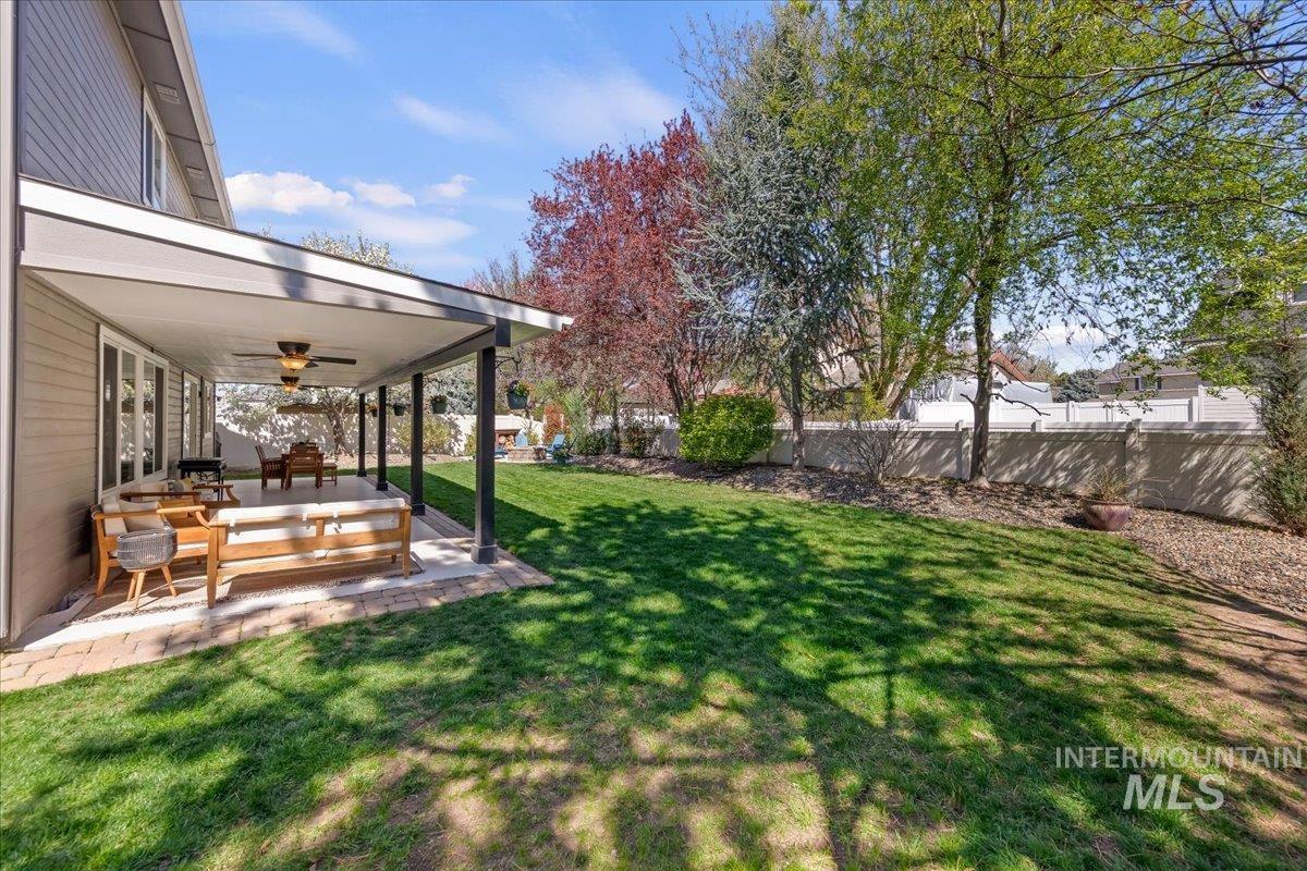 1826 N Henderson Ave, Meridian, Idaho 83646, 4 Bedrooms, 3 Bathrooms, Residential For Sale, Price $619,900, 98980956