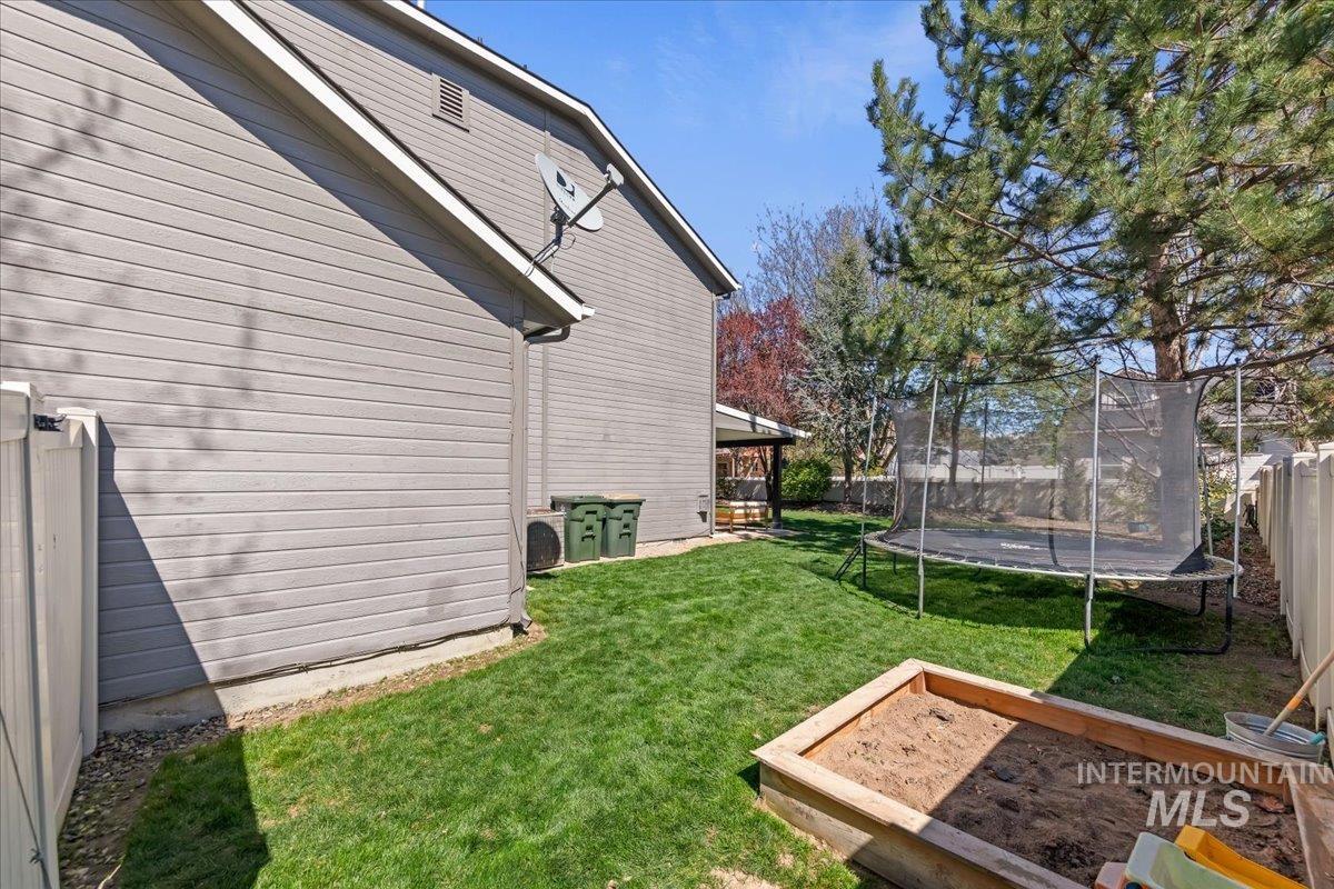 1826 N Henderson Ave, Meridian, Idaho 83646, 4 Bedrooms, 3 Bathrooms, Residential For Sale, Price $619,900, 98980956