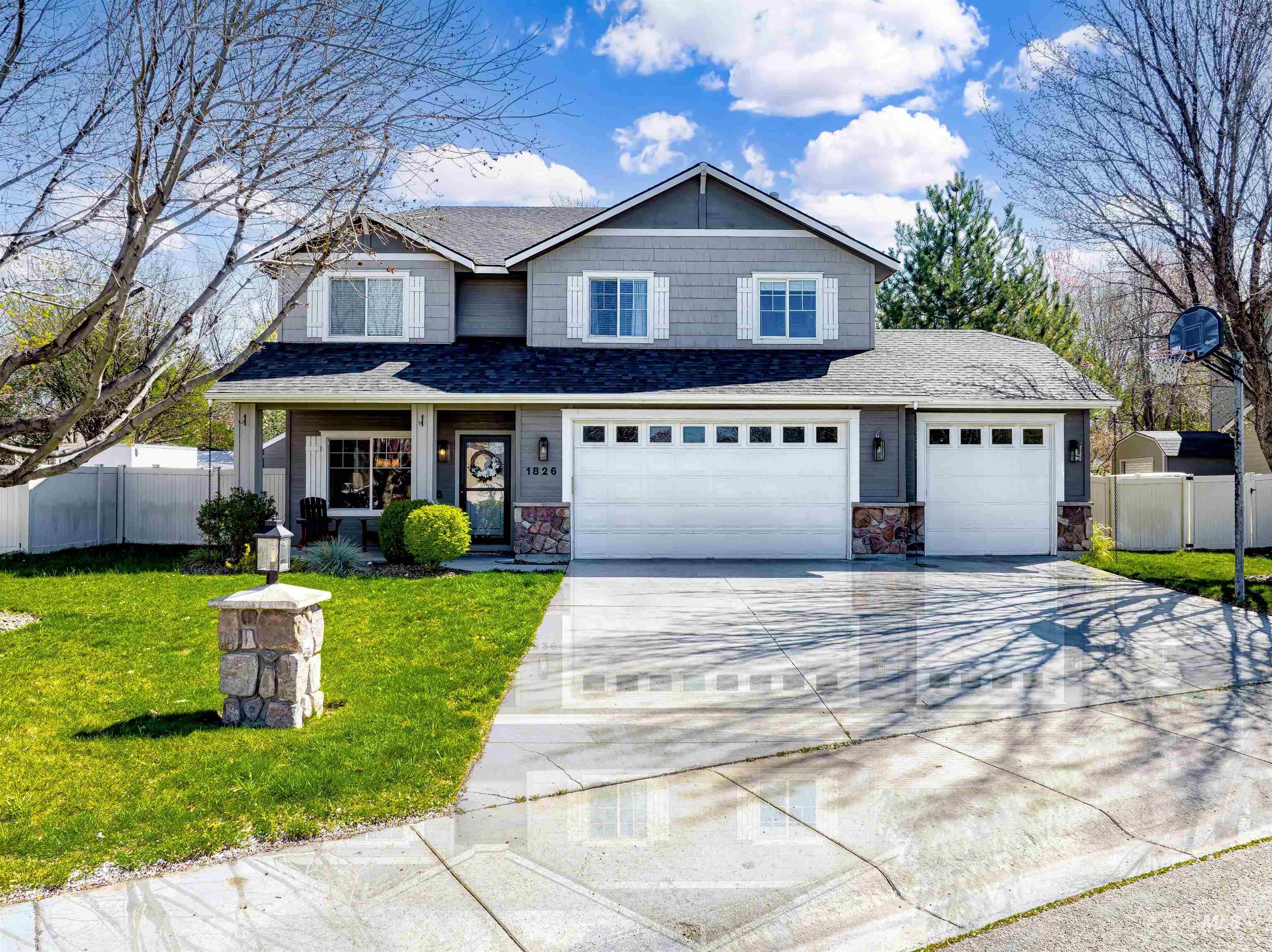 1826 N Henderson Ave, Meridian, Idaho 83646, 4 Bedrooms, 3 Bathrooms, Residential For Sale, Price $619,900, 98980956