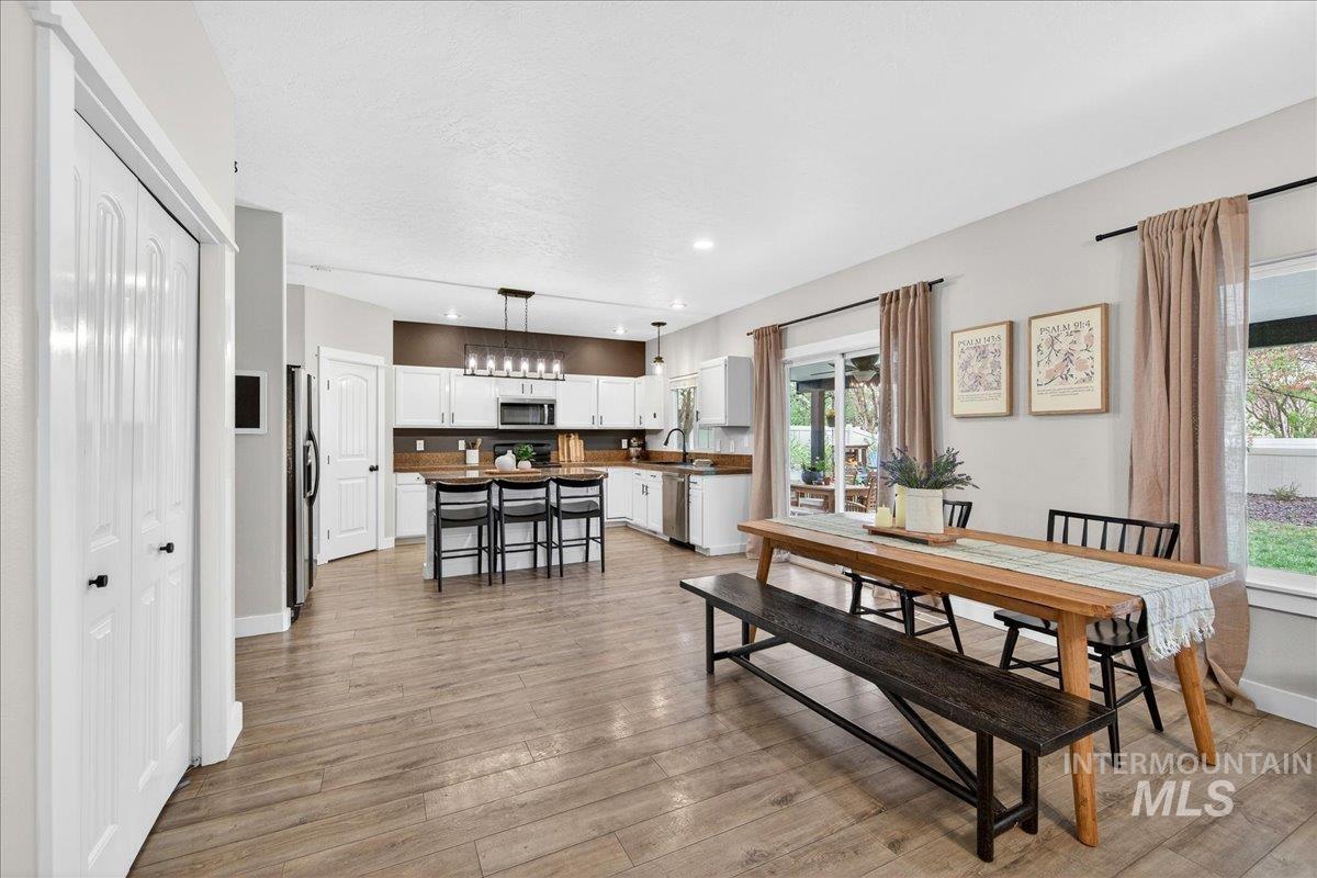 1826 N Henderson Ave, Meridian, Idaho 83646, 4 Bedrooms, 3 Bathrooms, Residential For Sale, Price $619,900, 98980956