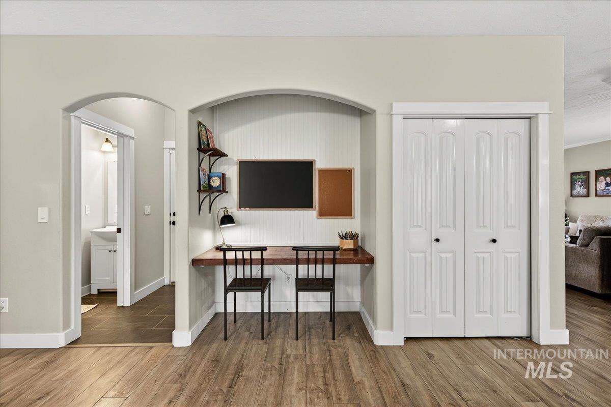 1826 N Henderson Ave, Meridian, Idaho 83646, 4 Bedrooms, 3 Bathrooms, Residential For Sale, Price $619,900, 98980956