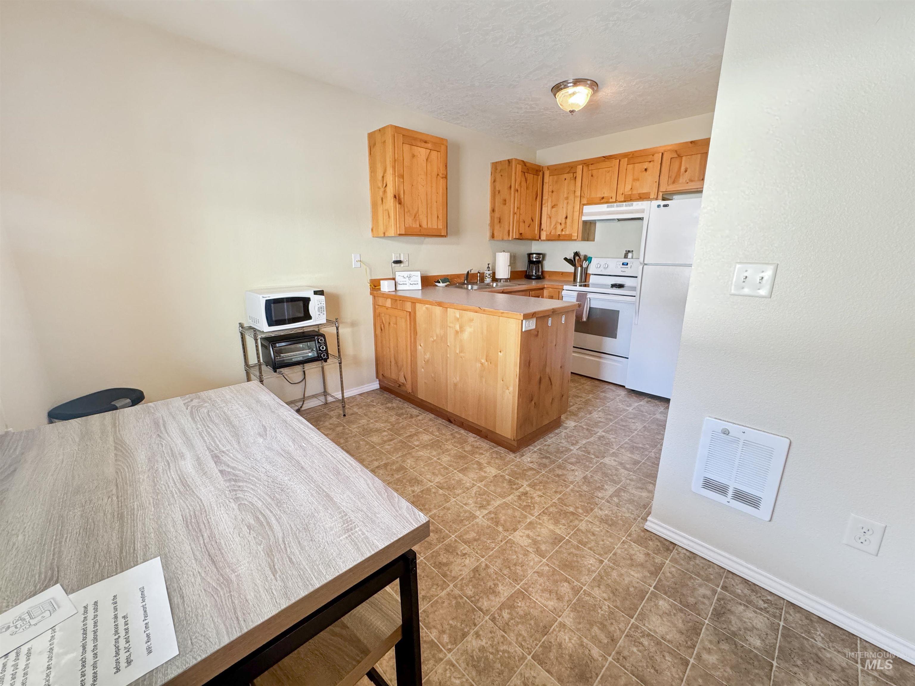 300 S Main, Riggins, Idaho 83549, 2 Bedrooms, 1 Bathroom, Residential For Sale, Price $168,977,MLS 98980957