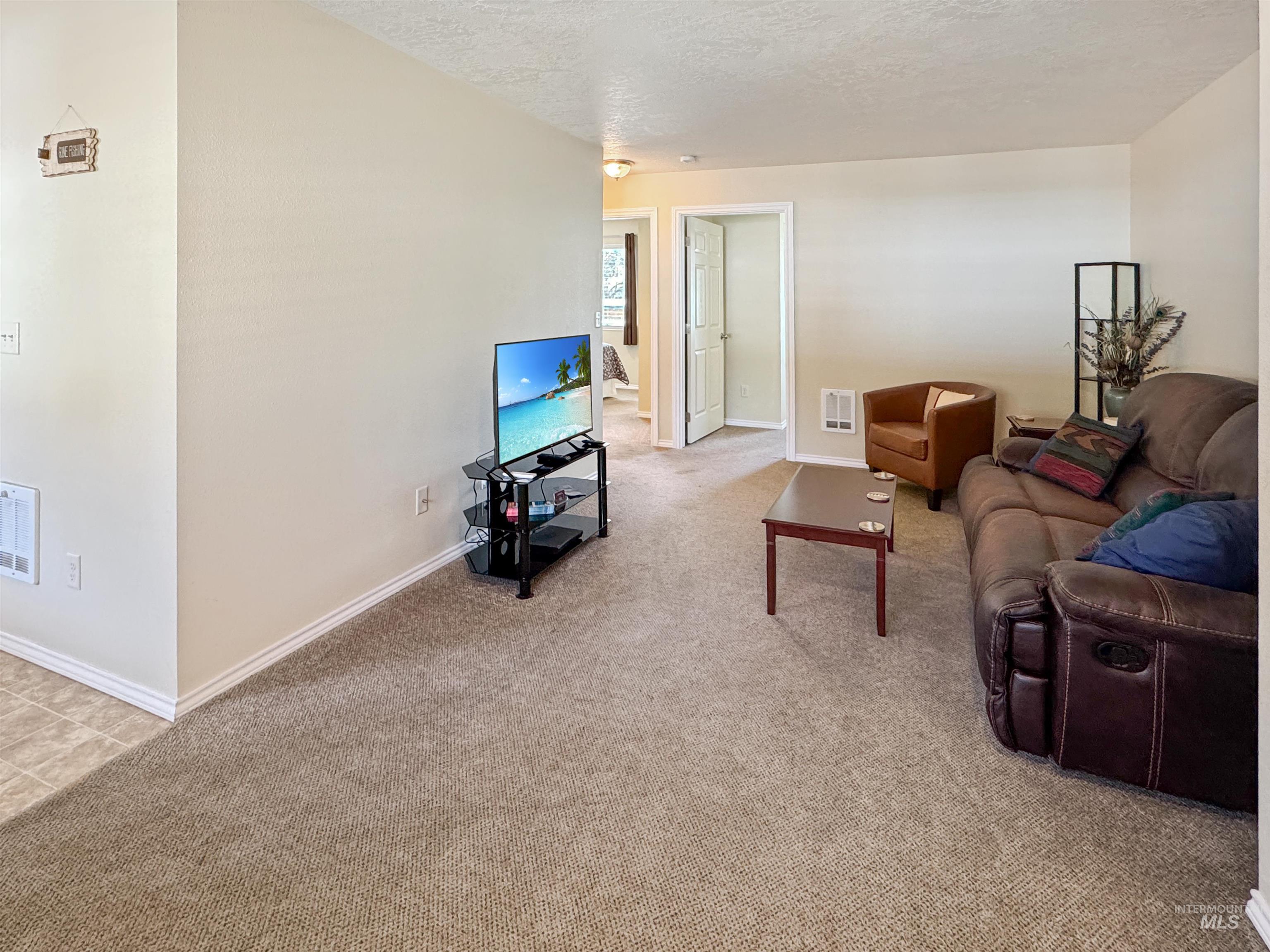 300 S Main, Riggins, Idaho 83549, 2 Bedrooms, 1 Bathroom, Residential For Sale, Price $168,977,MLS 98980957