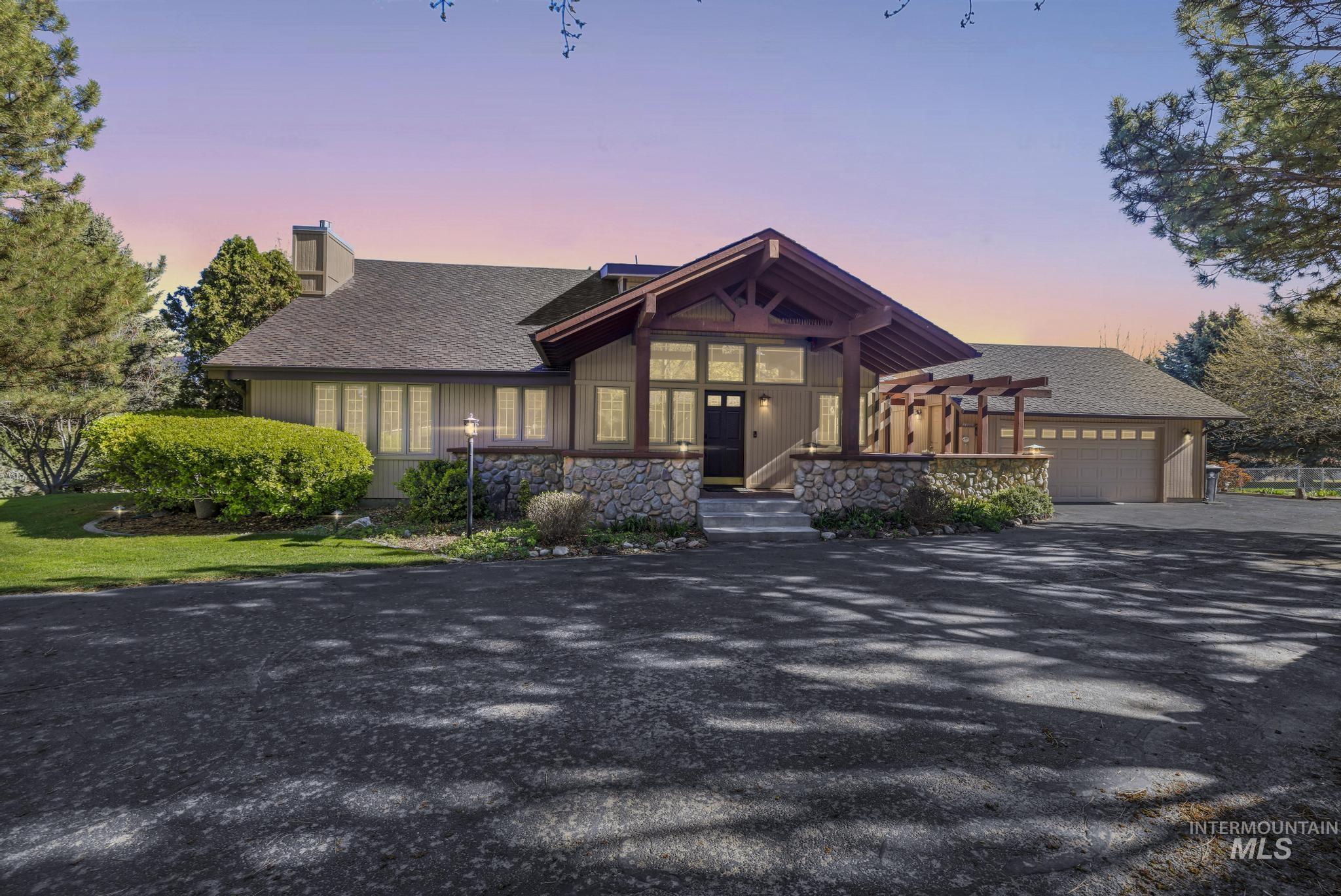 1172 Hankins Rd N, Twin Falls, Idaho 83301, 5 Bedrooms, 3 Bathrooms, Residential For Sale, Price $825,000, 98980958