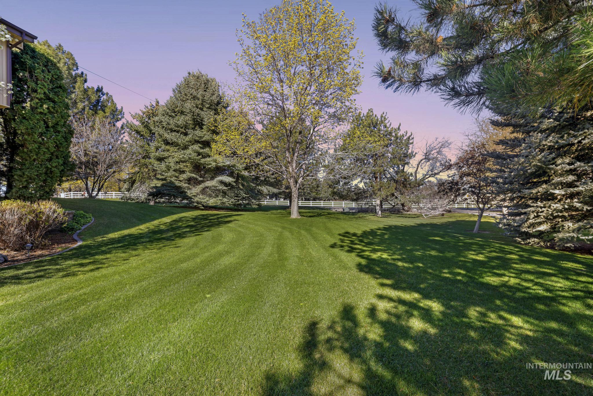 1172 Hankins Rd N, Twin Falls, Idaho 83301, 5 Bedrooms, 3 Bathrooms, Residential For Sale, Price $825,000, 98980958