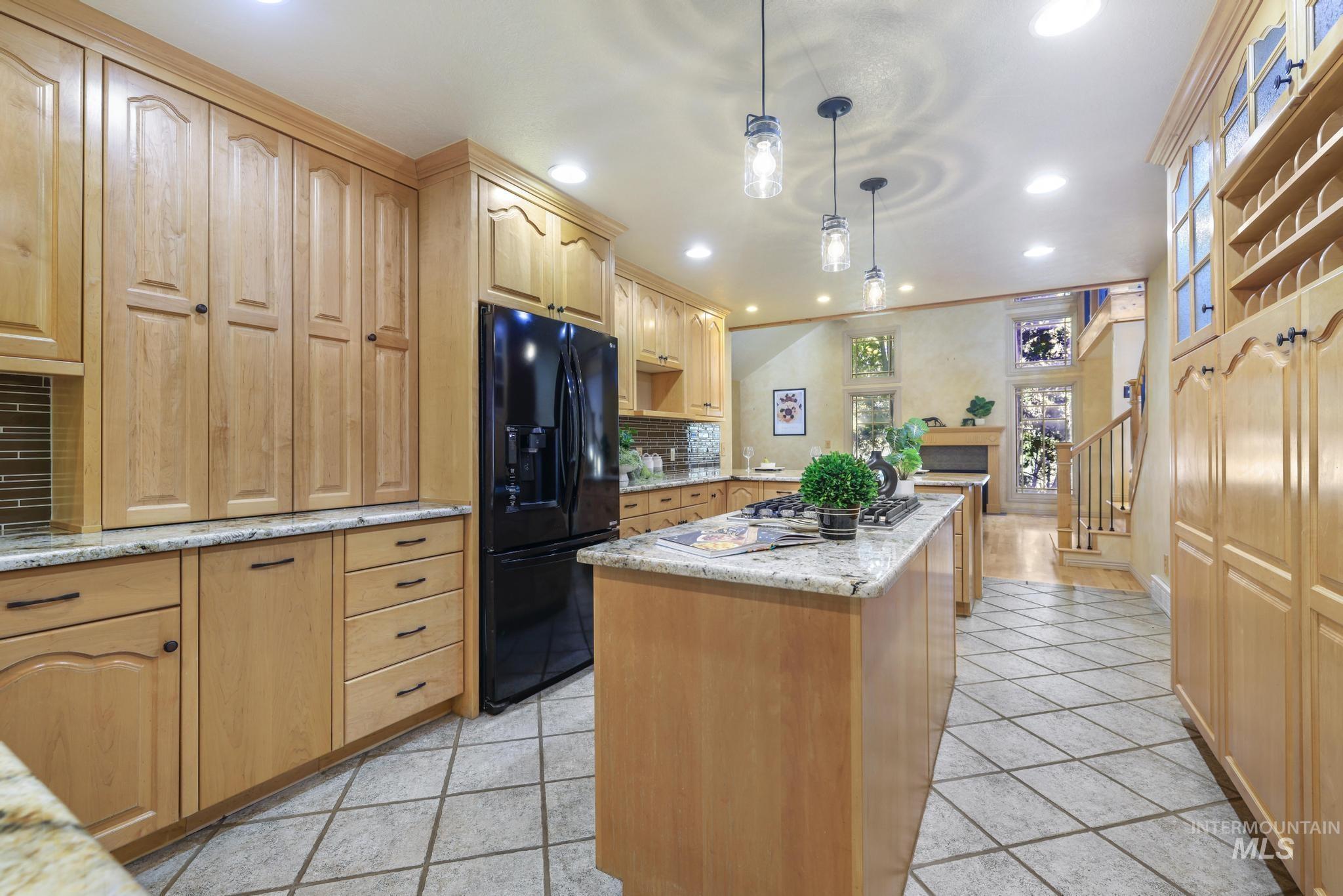 1172 Hankins Rd N, Twin Falls, Idaho 83301, 5 Bedrooms, 3 Bathrooms, Residential For Sale, Price $798,000, 98980958