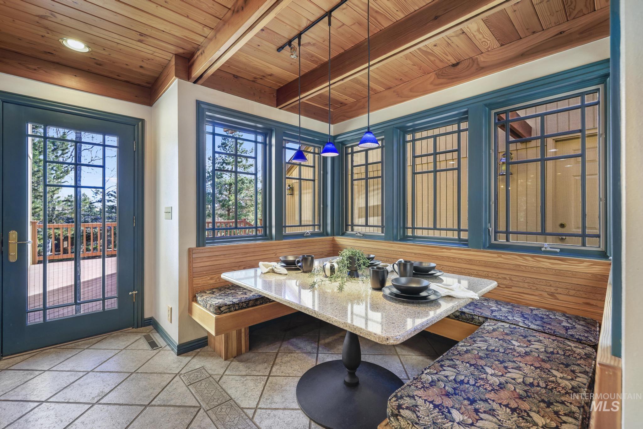 1172 Hankins Rd N, Twin Falls, Idaho 83301, 5 Bedrooms, 3 Bathrooms, Residential For Sale, Price $798,000, 98980958