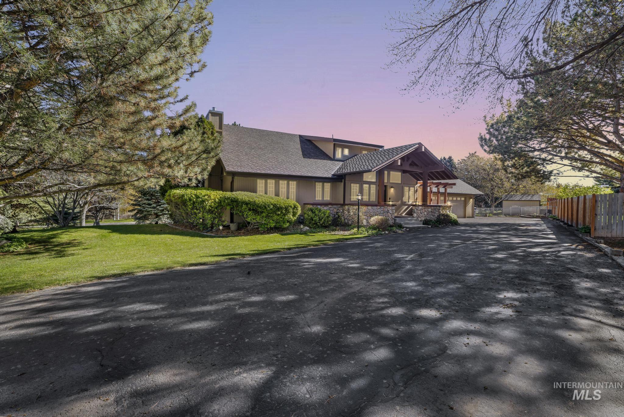 1172 Hankins Rd N, Twin Falls, Idaho 83301, 5 Bedrooms, 3 Bathrooms, Residential For Sale, Price $825,000, 98980958