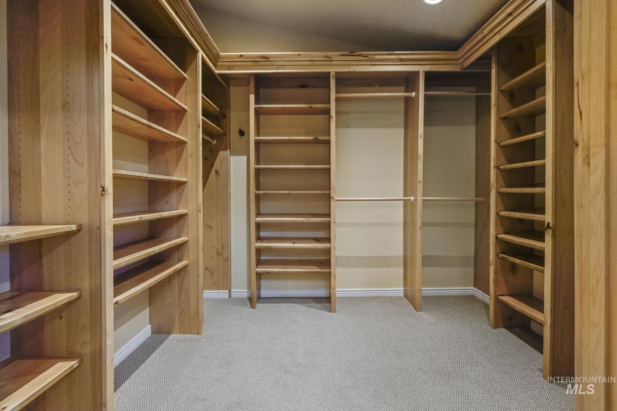 1172 Hankins Rd N, Twin Falls, Idaho 83301, 5 Bedrooms, 3 Bathrooms, Residential For Sale, Price $825,000, 98980958