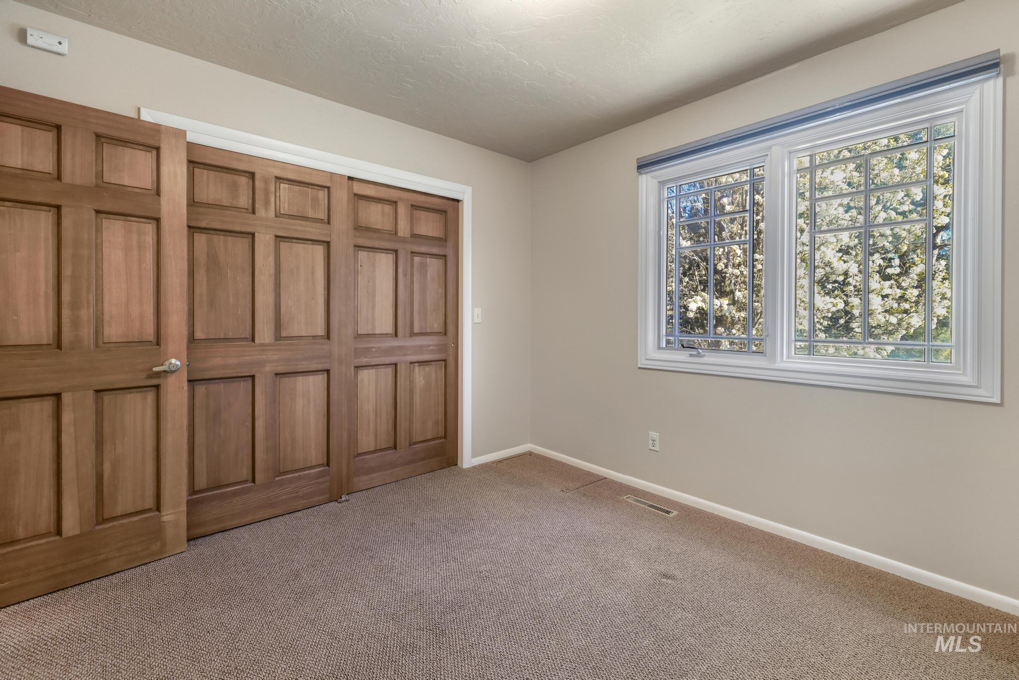 1172 Hankins Rd N, Twin Falls, Idaho 83301, 5 Bedrooms, 3 Bathrooms, Residential For Sale, Price $825,000, 98980958