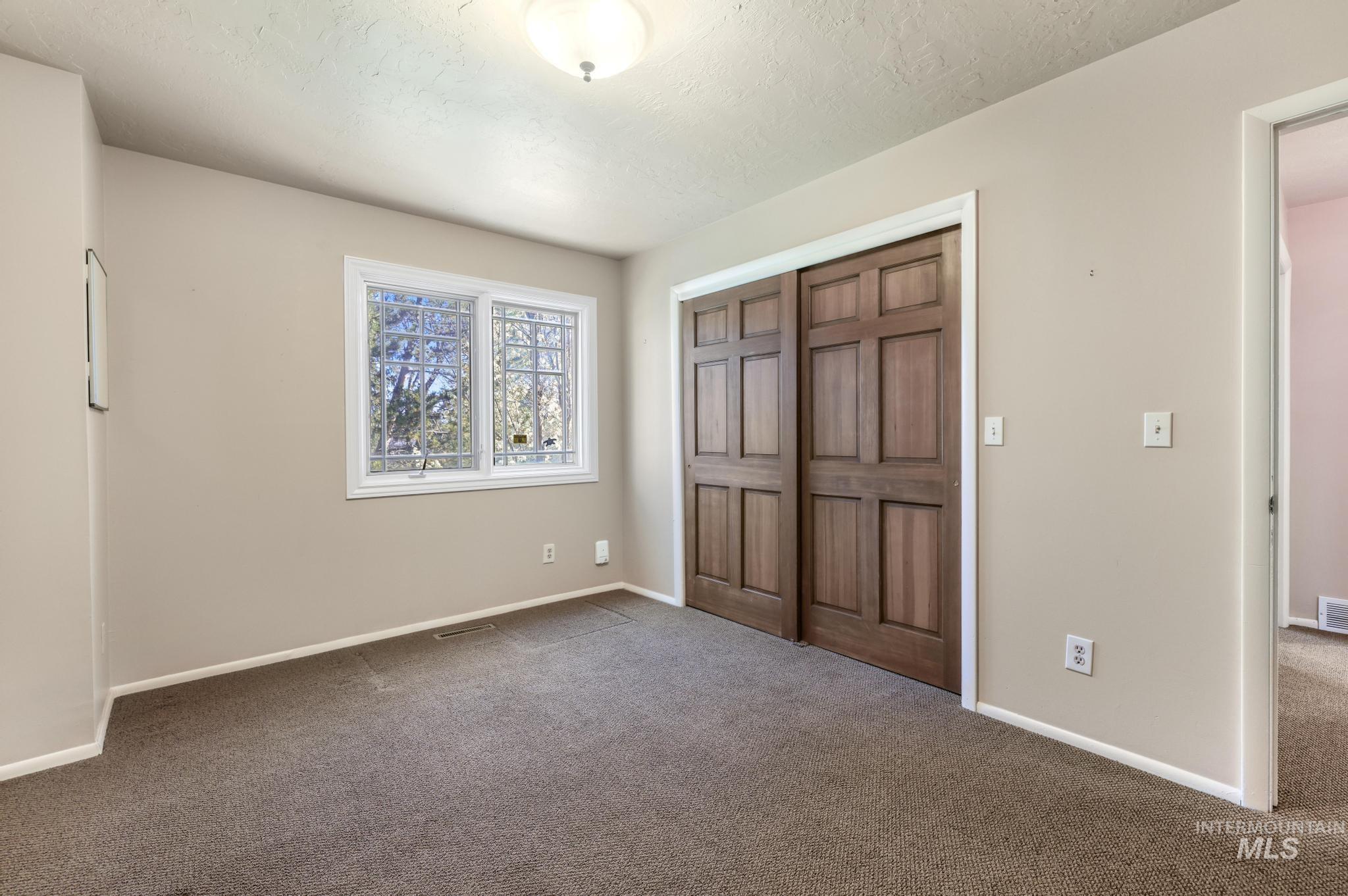 1172 Hankins Rd N, Twin Falls, Idaho 83301, 5 Bedrooms, 3 Bathrooms, Residential For Sale, Price $825,000, 98980958