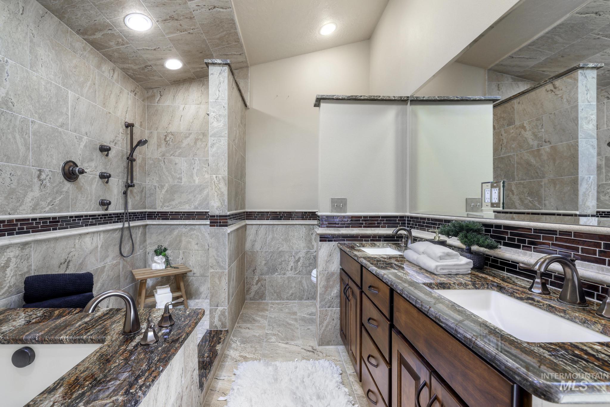 1172 Hankins Rd N, Twin Falls, Idaho 83301, 5 Bedrooms, 3 Bathrooms, Residential For Sale, Price $825,000, 98980958