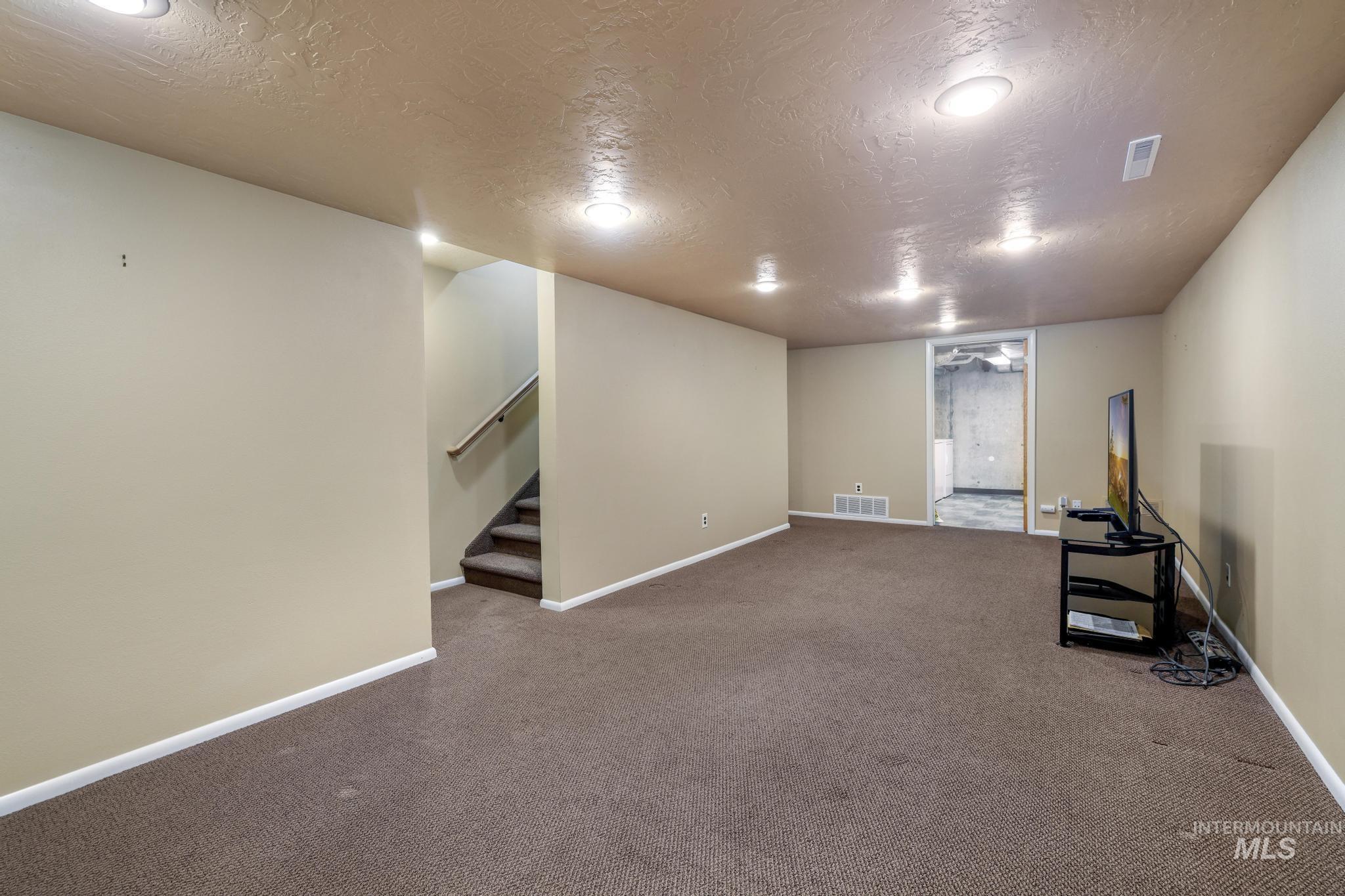 1172 Hankins Rd N, Twin Falls, Idaho 83301, 5 Bedrooms, 3 Bathrooms, Residential For Sale, Price $825,000, 98980958