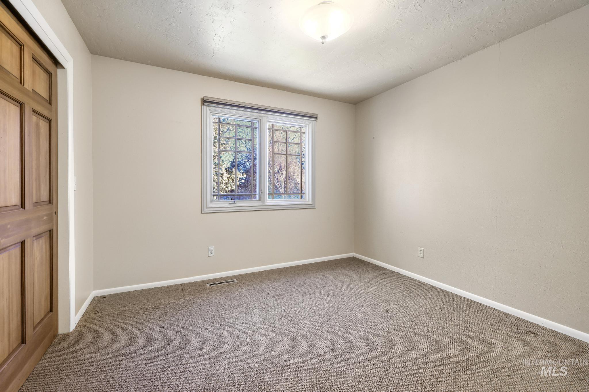 1172 Hankins Rd N, Twin Falls, Idaho 83301, 5 Bedrooms, 3 Bathrooms, Residential For Sale, Price $825,000, 98980958