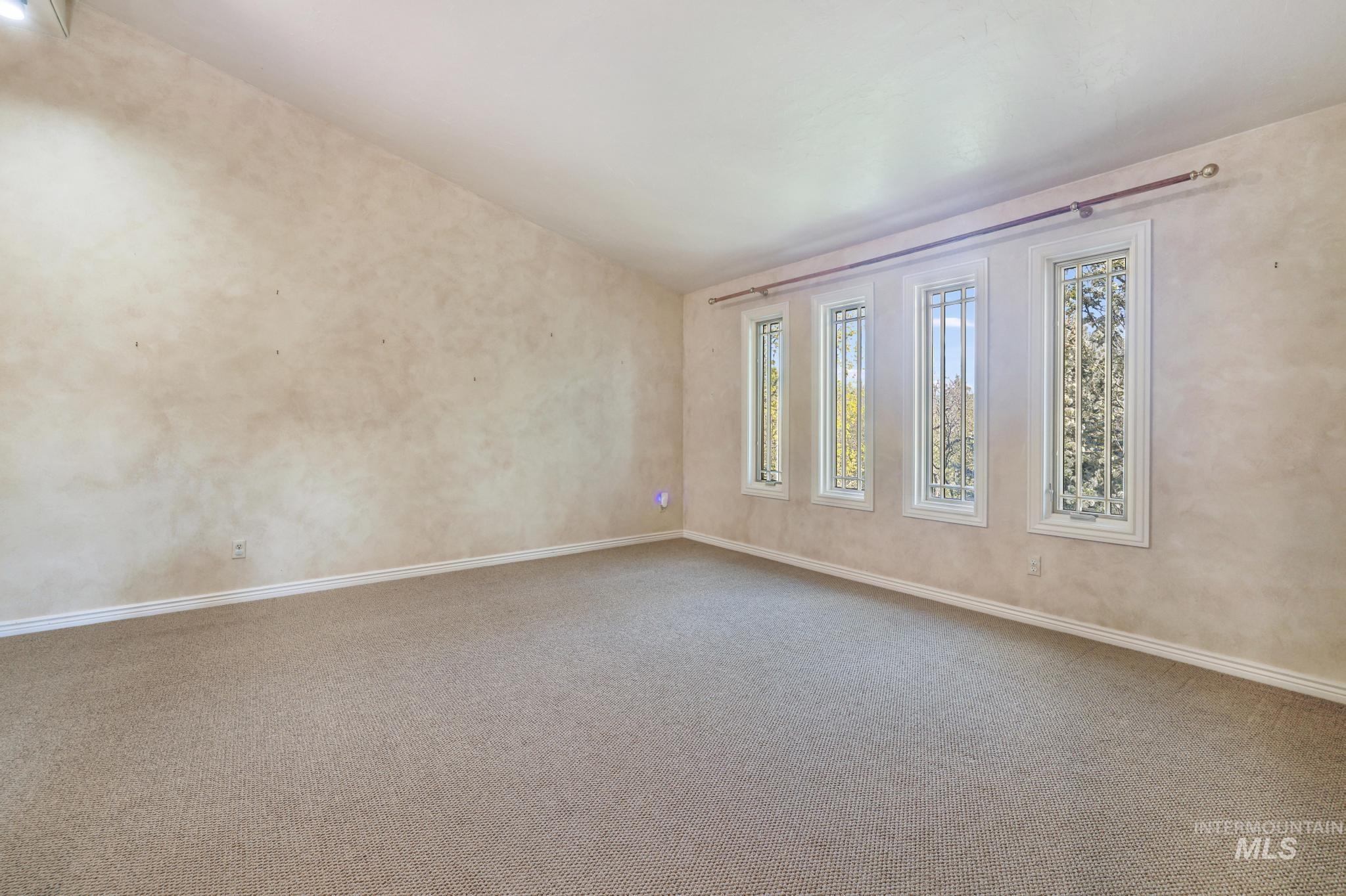 1172 Hankins Rd N, Twin Falls, Idaho 83301, 5 Bedrooms, 3 Bathrooms, Residential For Sale, Price $825,000, 98980958