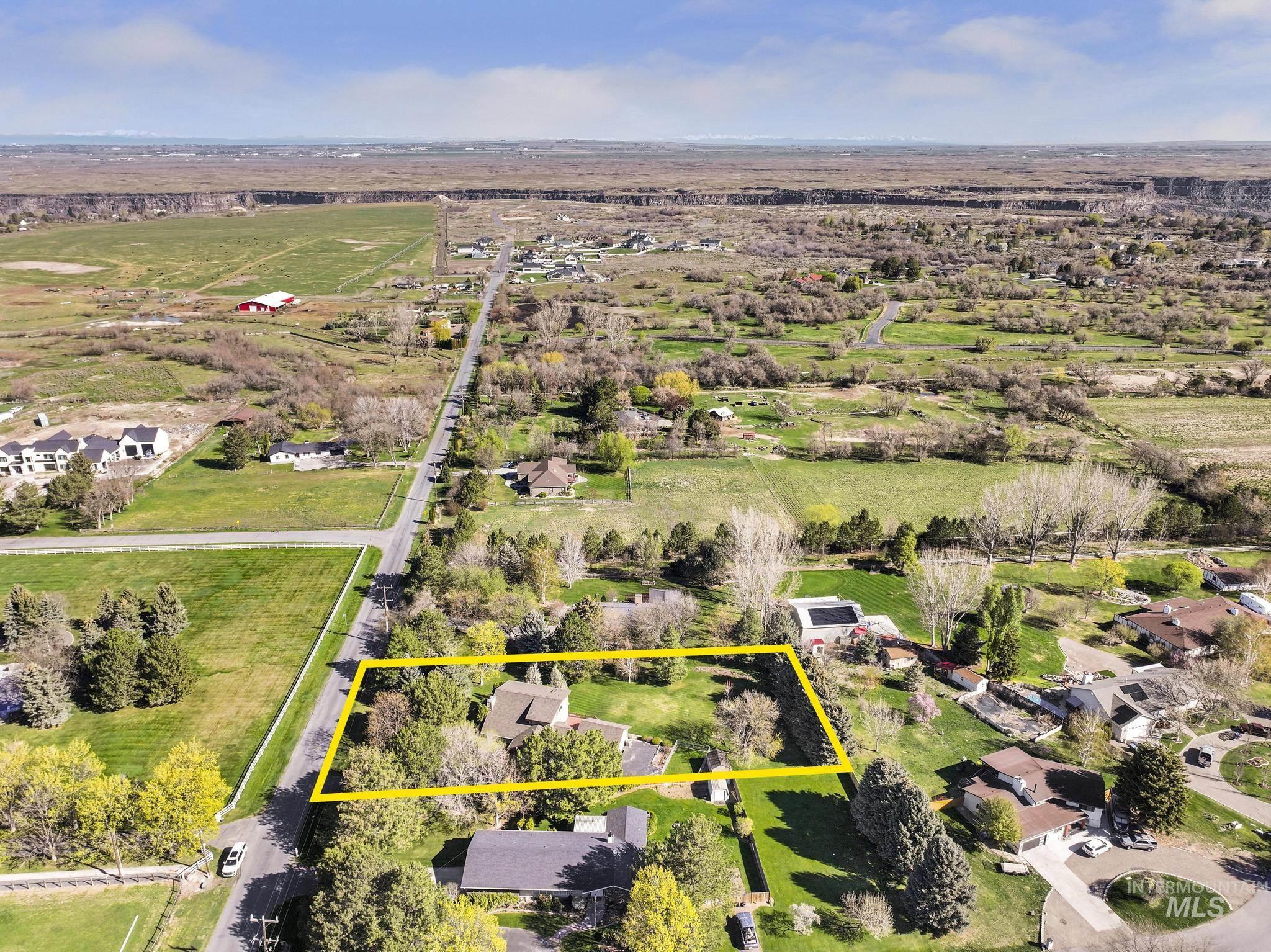 1172 Hankins Rd N, Twin Falls, Idaho 83301, 5 Bedrooms, 3 Bathrooms, Residential For Sale, Price $825,000, 98980958