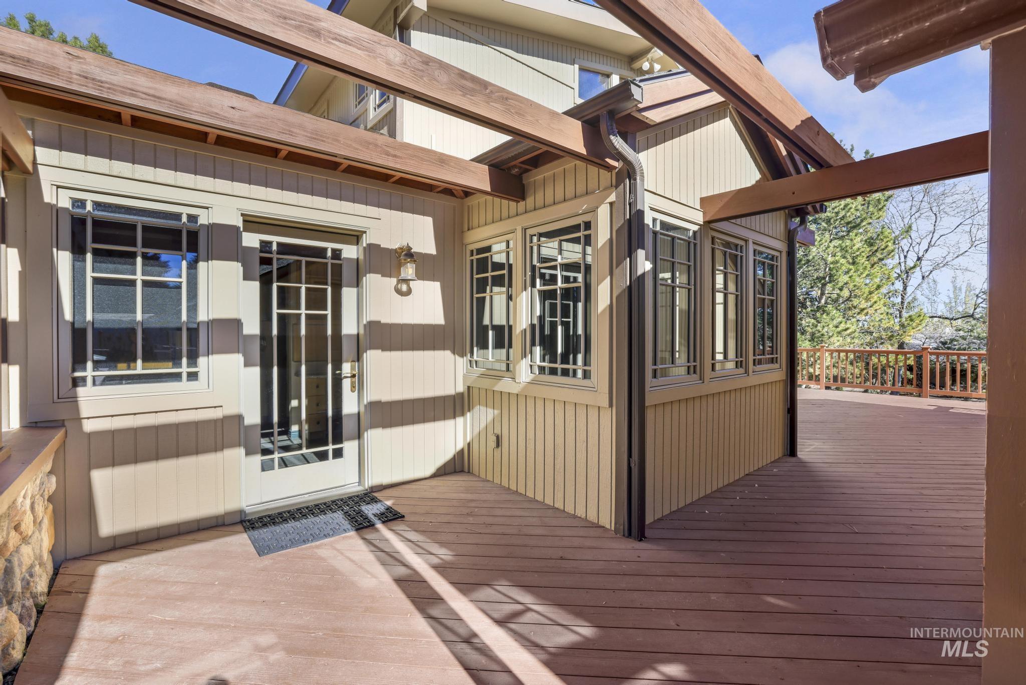 1172 Hankins Rd N, Twin Falls, Idaho 83301, 5 Bedrooms, 3 Bathrooms, Residential For Sale, Price $825,000, 98980958