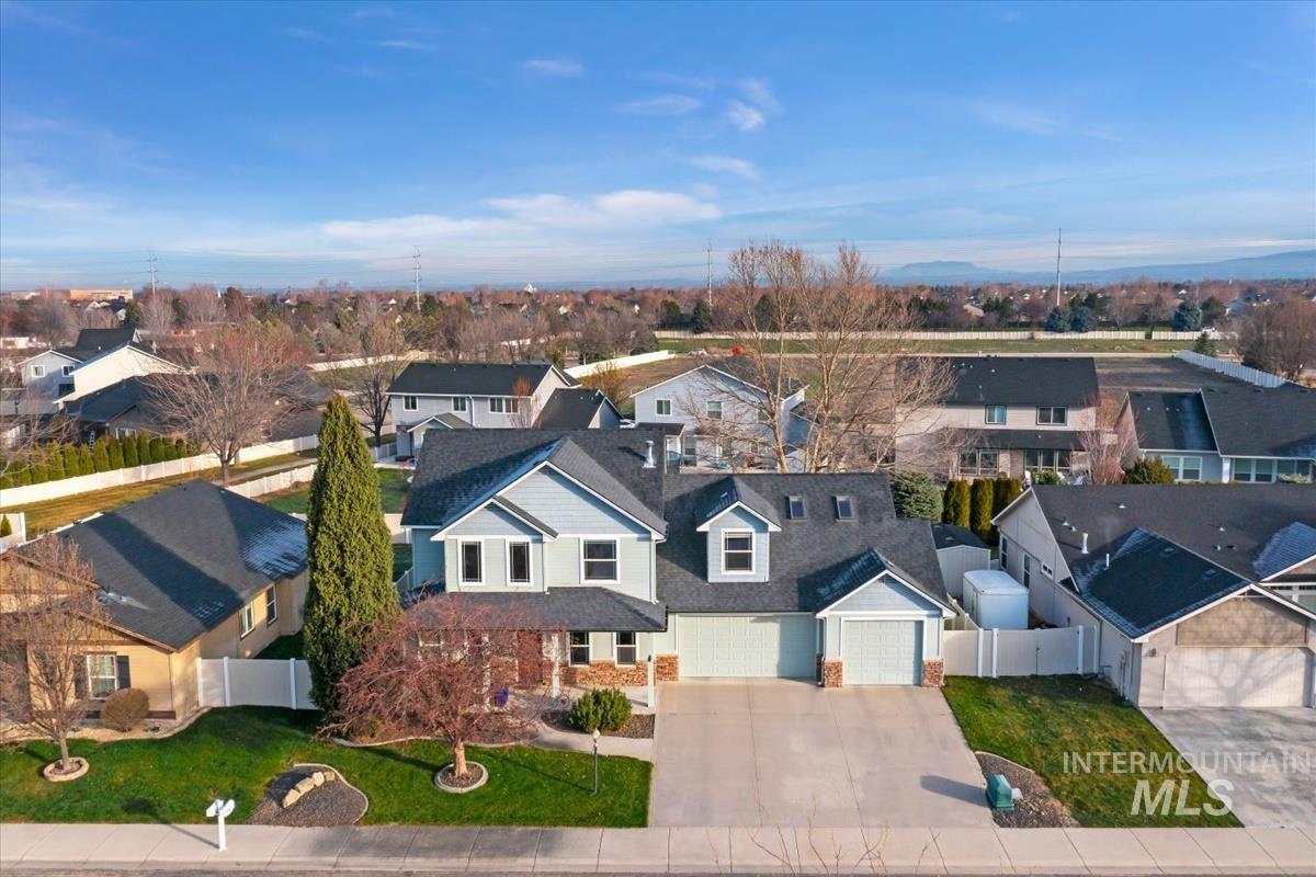 514 W Black Rock Dr, Meridian, Idaho 83646, 4 Bedrooms, 2.5 Bathrooms, Residential For Sale, Price $650,000,MLS 98980961
