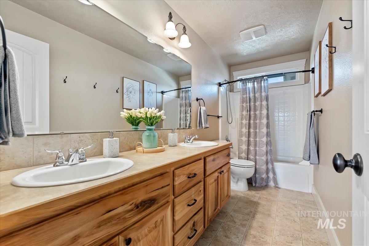 514 W Black Rock Dr, Meridian, Idaho 83646, 4 Bedrooms, 2.5 Bathrooms, Residential For Sale, Price $650,000, 98980961