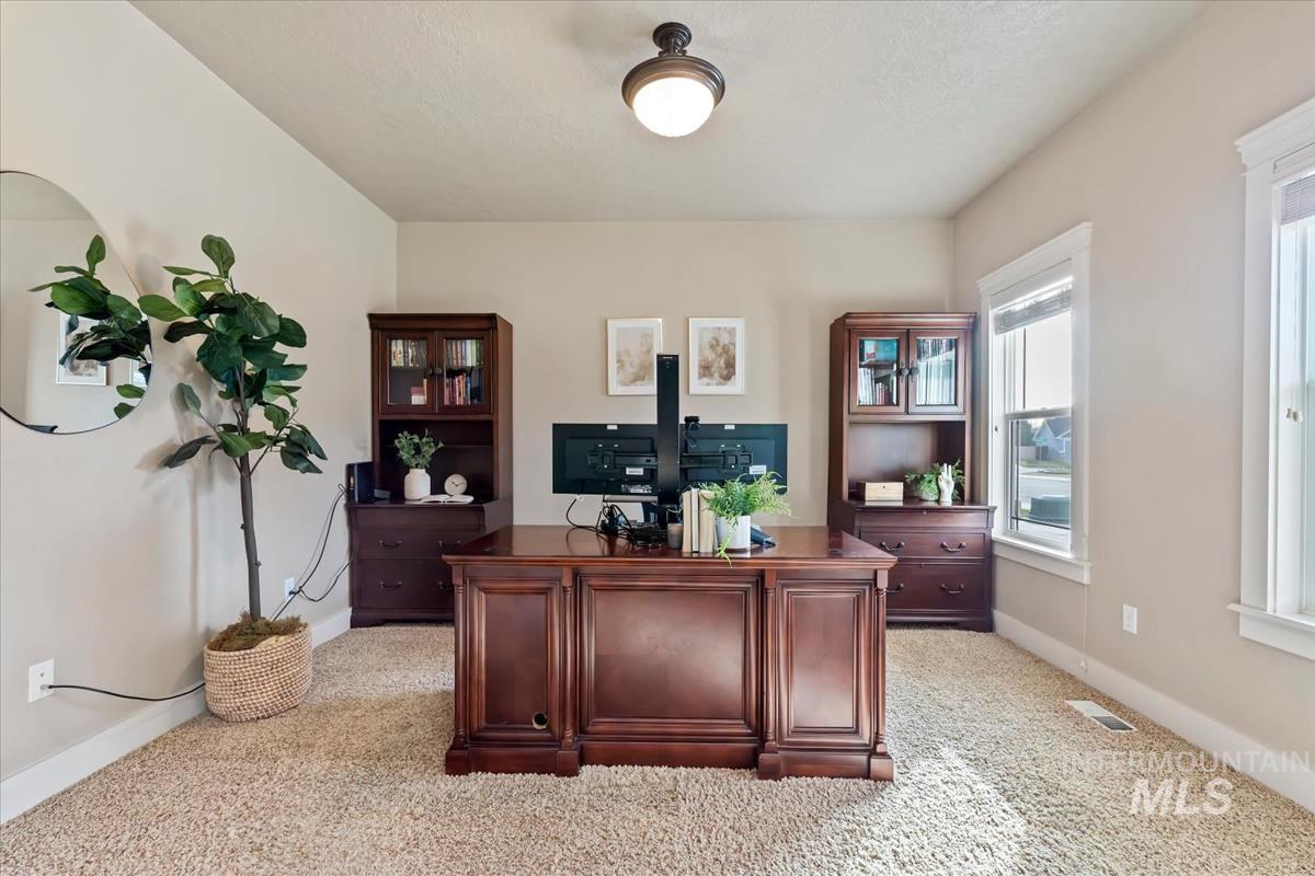 514 W Black Rock Dr, Meridian, Idaho 83646, 4 Bedrooms, 2.5 Bathrooms, Residential For Sale, Price $650,000, 98980961