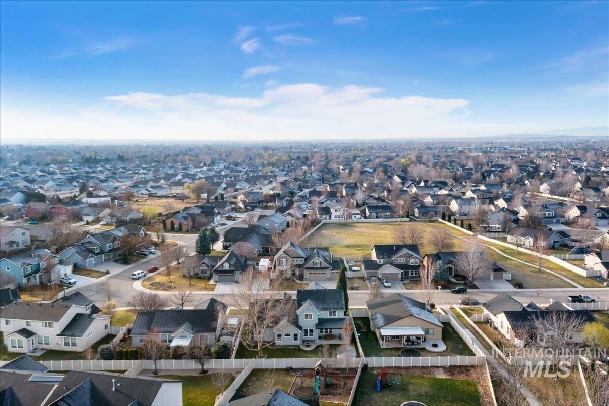 514 W Black Rock Dr, Meridian, Idaho 83646, 4 Bedrooms, 2.5 Bathrooms, Residential For Sale, Price $650,000, 98980961