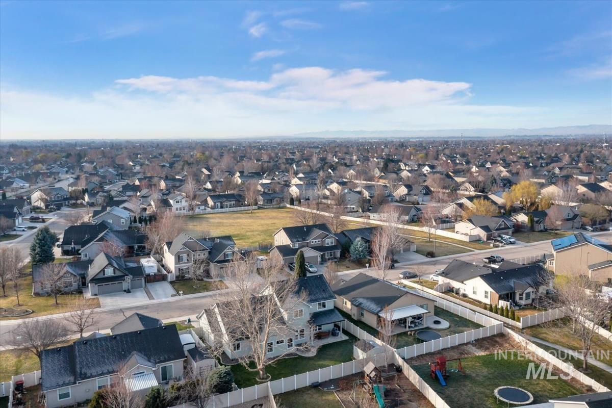 514 W Black Rock Dr, Meridian, Idaho 83646, 4 Bedrooms, 2.5 Bathrooms, Residential For Sale, Price $650,000, 98980961