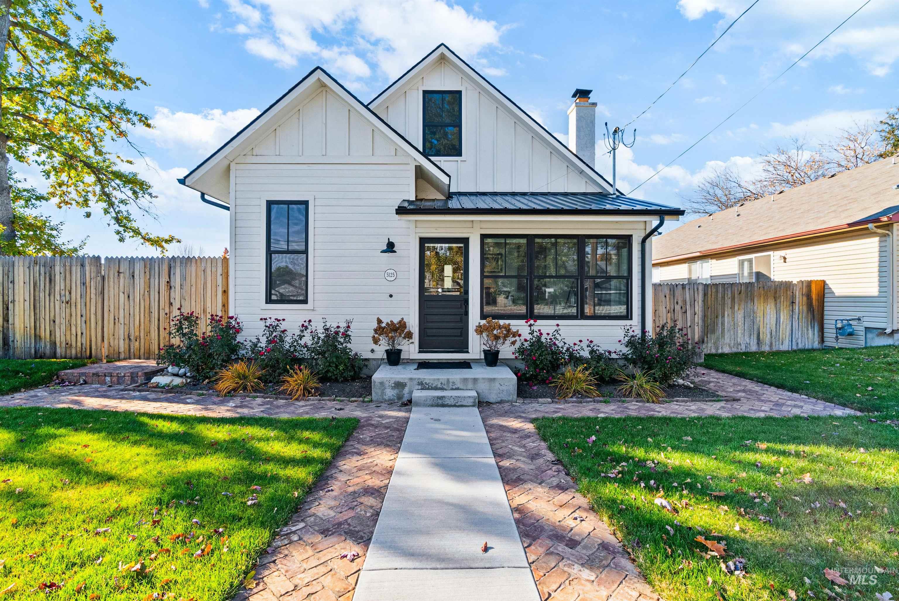 5125 N Pierce Park Lane, Boise, Idaho 83714-7813, 3 Bedrooms, 2.5 Bathrooms, Residential For Sale, Price $620,000,MLS 98980962