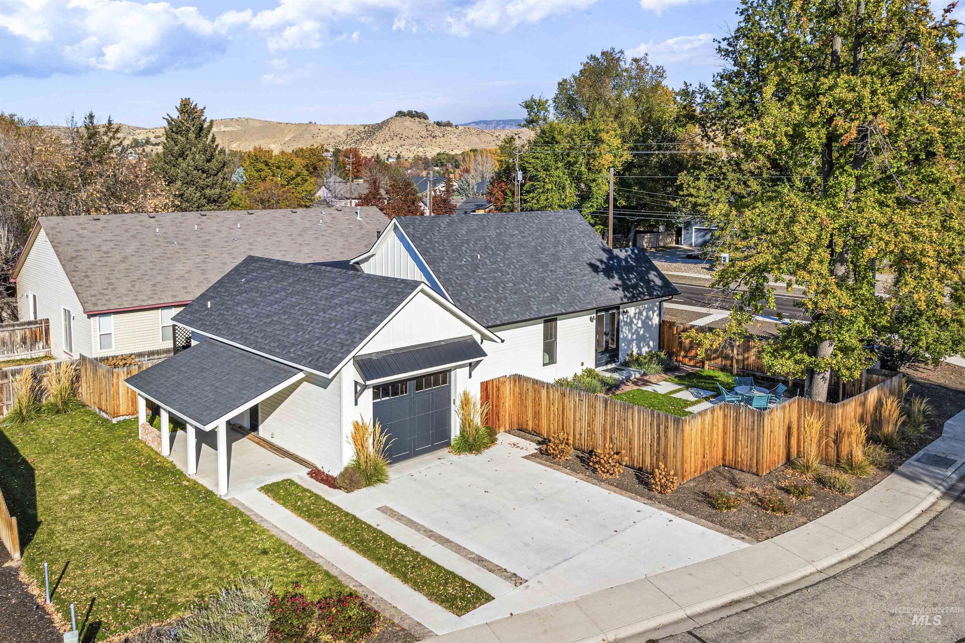 5125 N Pierce Park Lane, Boise, Idaho 83714-7813, 3 Bedrooms, 2.5 Bathrooms, Residential For Sale, Price $620,000, 98980962